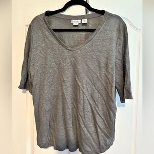 Nicole Miller linen v-neck t-shirt Large gray
